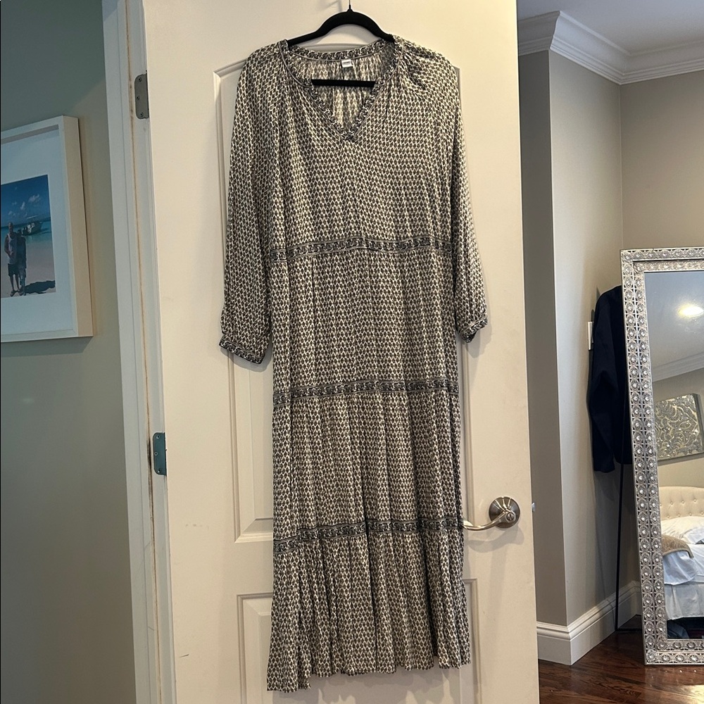 Old Navy Black and White Printed Maxi Dress